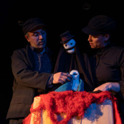 " La forêt fourrée de mousse aux fines épines" , Cie Remue Poils